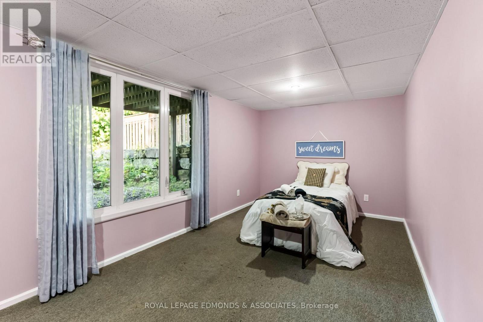 












1349 VICTORIA STREET

,
Petawawa,




Ontario
K8H2E9

