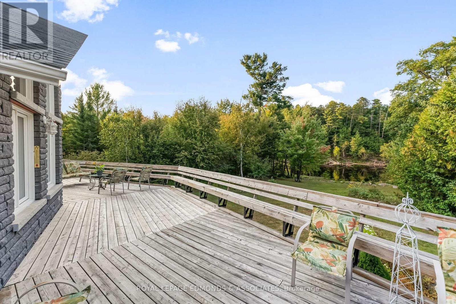 












1349 VICTORIA STREET

,
Petawawa,




Ontario
K8H2E9

