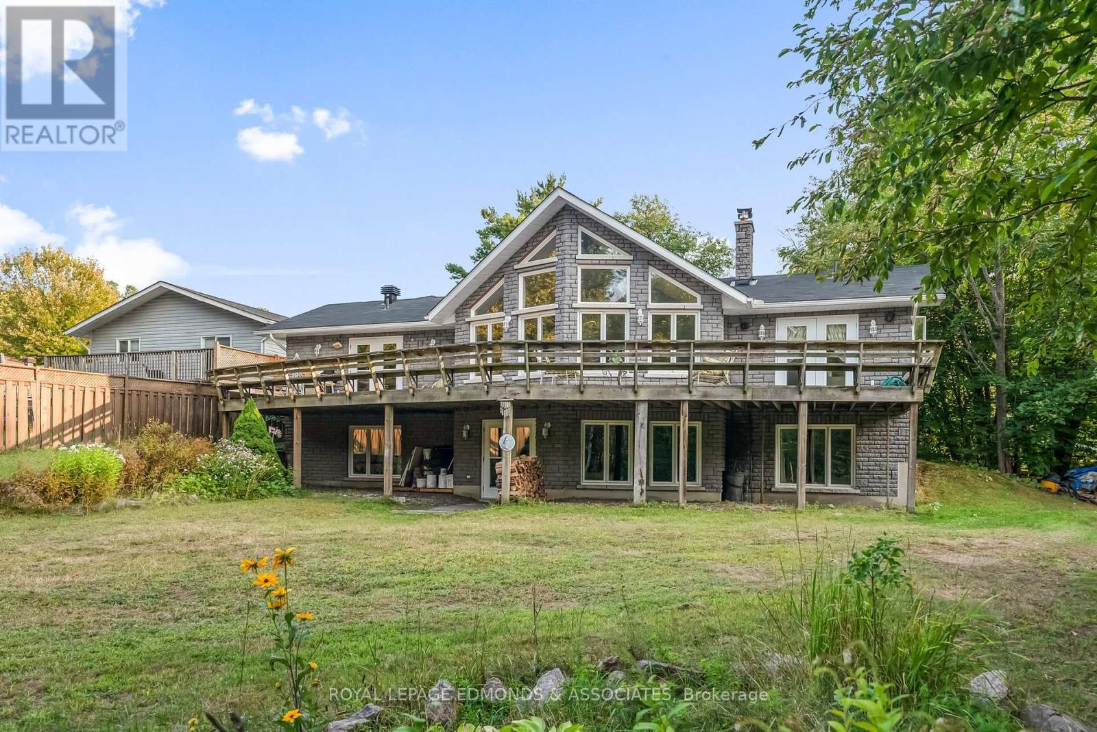 












1349 VICTORIA STREET

,
Petawawa,




Ontario
K8H2E9

