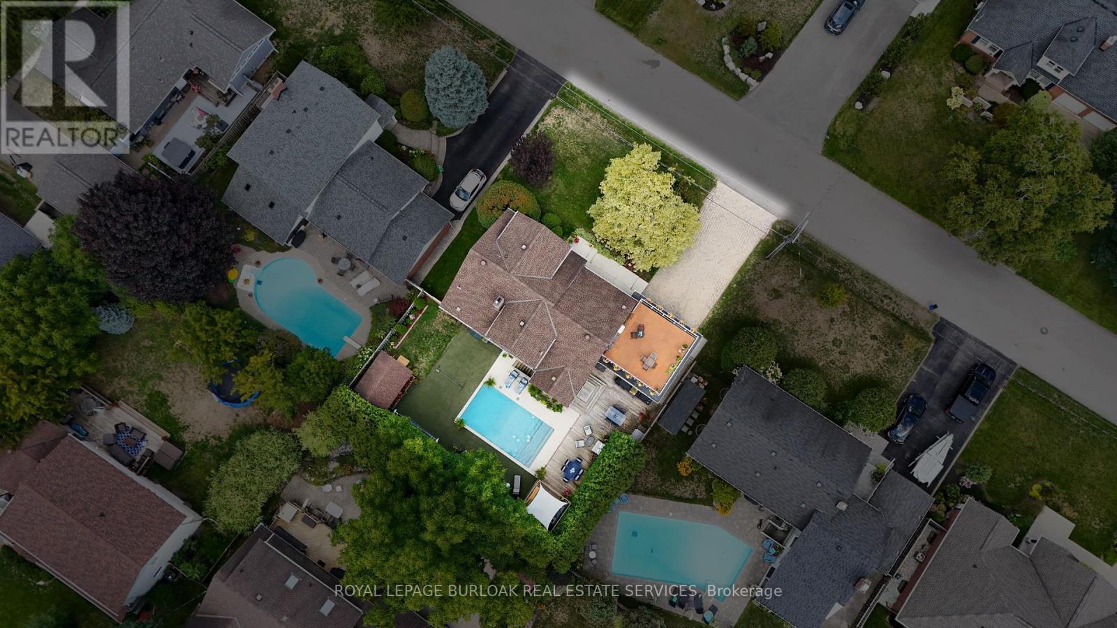 












912 BOOTHMAN AVENUE

,
Burlington,




Ontario
L7T1P4

