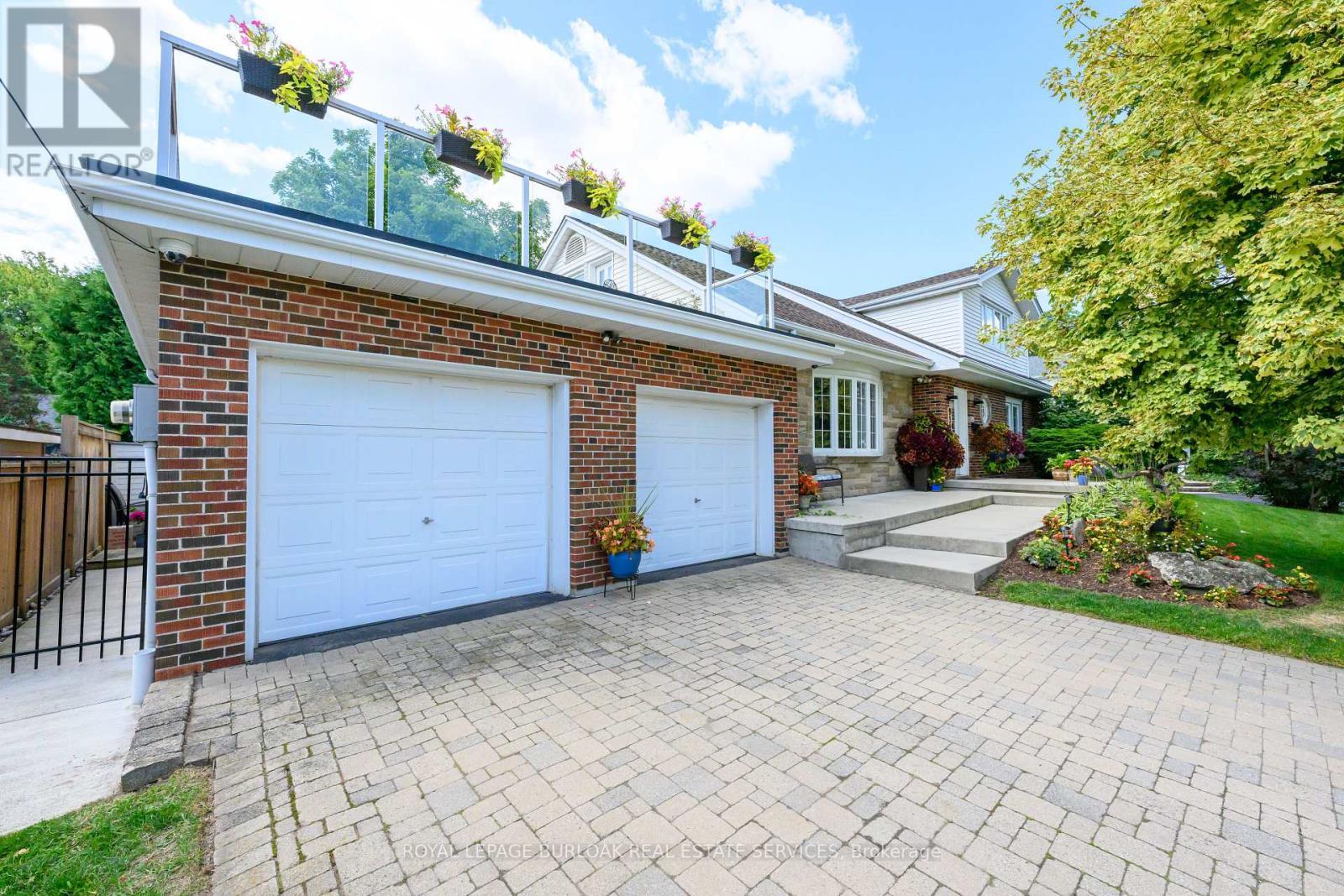 












912 BOOTHMAN AVENUE

,
Burlington,




Ontario
L7T1P4

