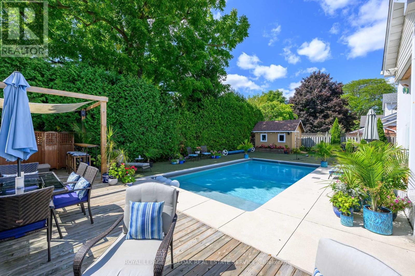 












912 BOOTHMAN AVENUE

,
Burlington,




Ontario
L7T1P4

