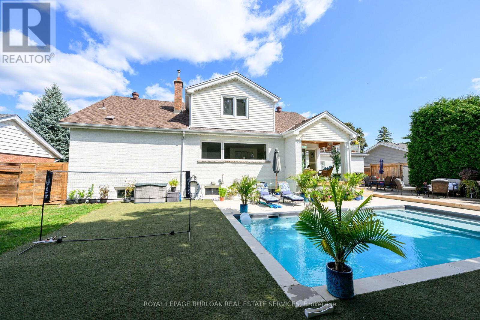 












912 BOOTHMAN AVENUE

,
Burlington,




Ontario
L7T1P4

