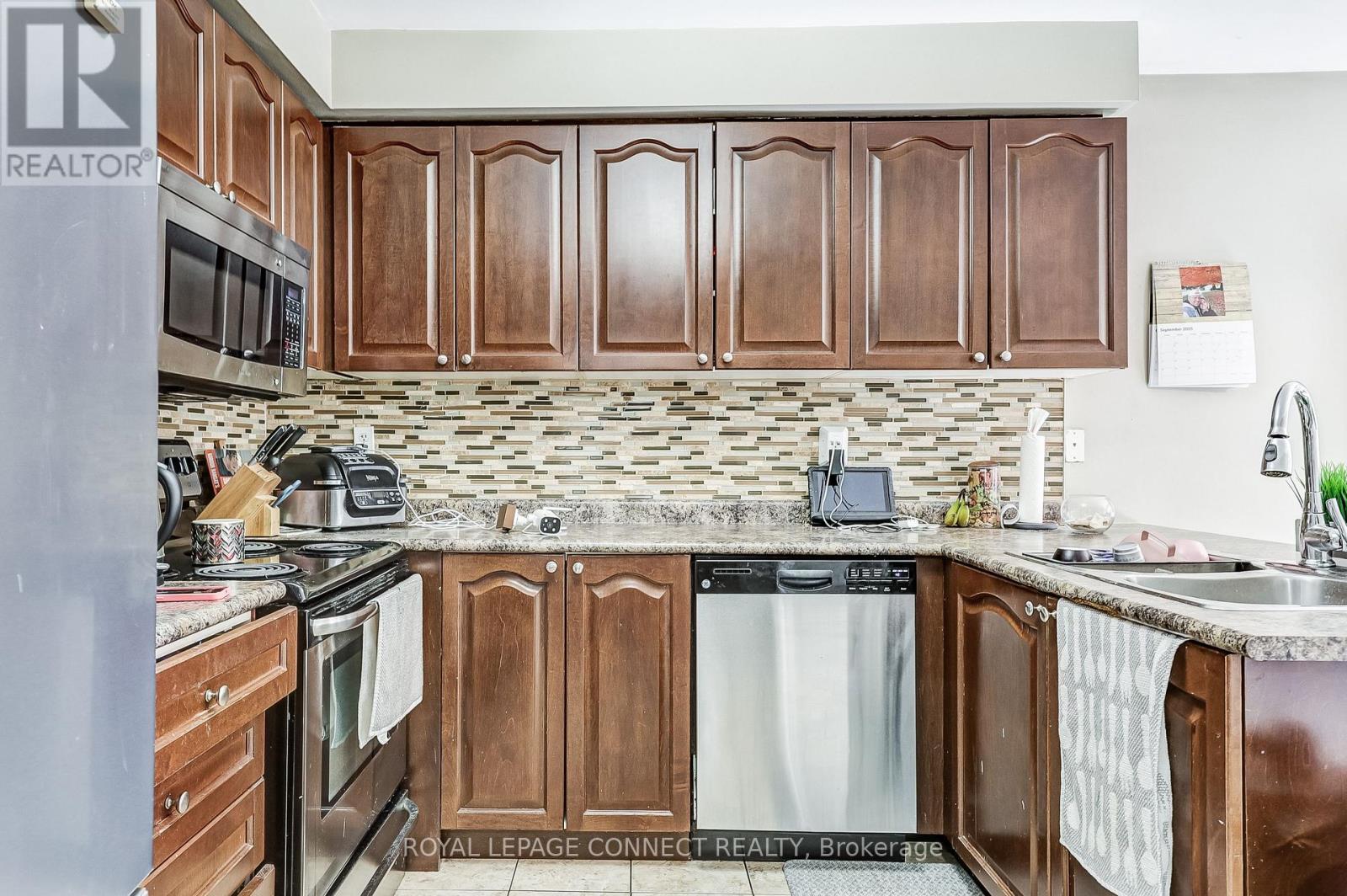 












55 AYLESWORTH AVENUE

,
Clarington,




Ontario
L1E3J8

