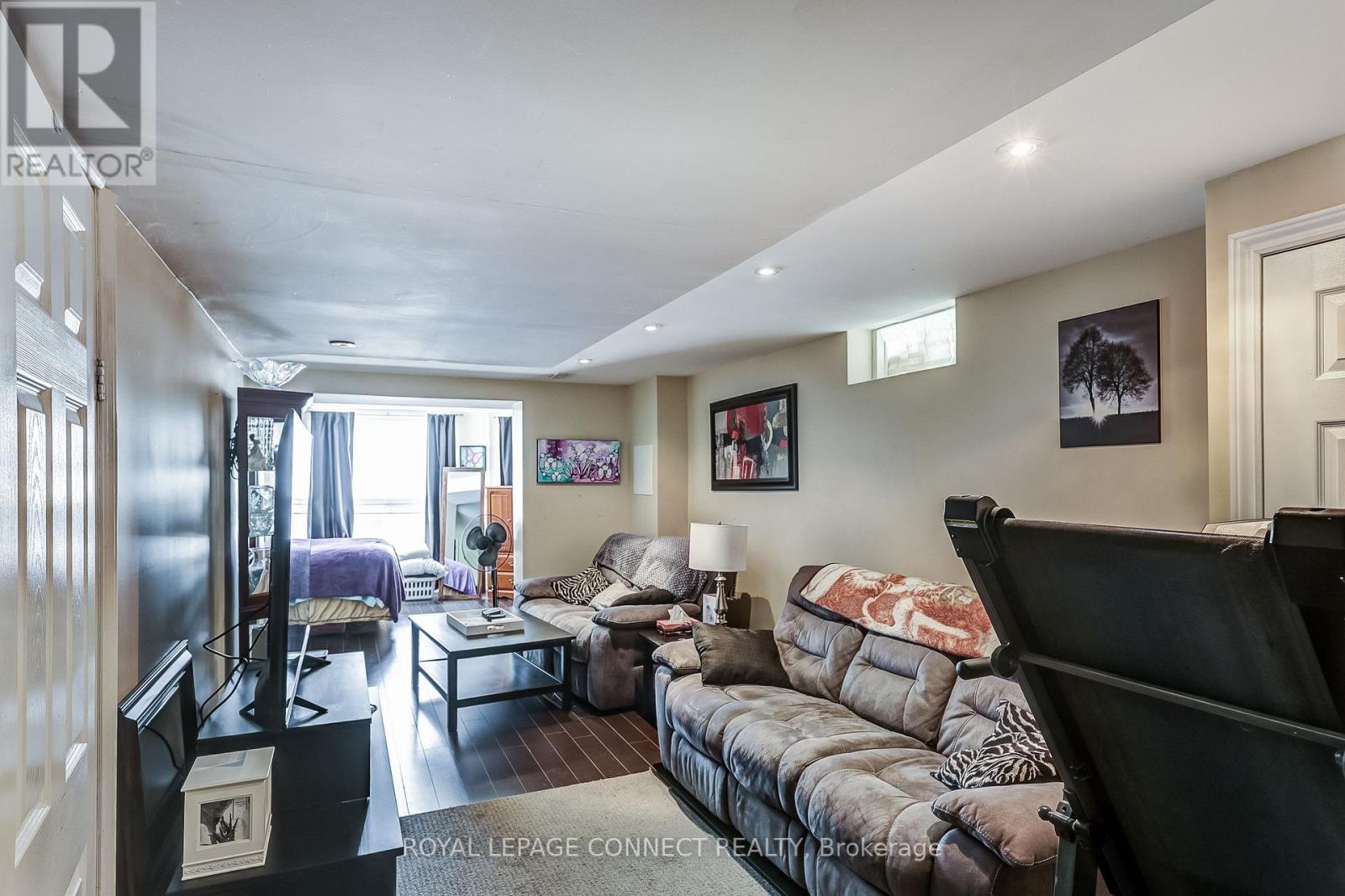 












55 AYLESWORTH AVENUE

,
Clarington,




Ontario
L1E3J8

