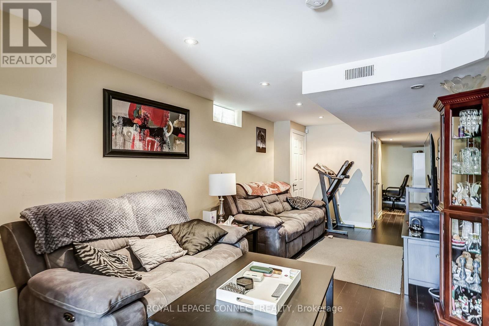 












55 AYLESWORTH AVENUE

,
Clarington,




Ontario
L1E3J8

