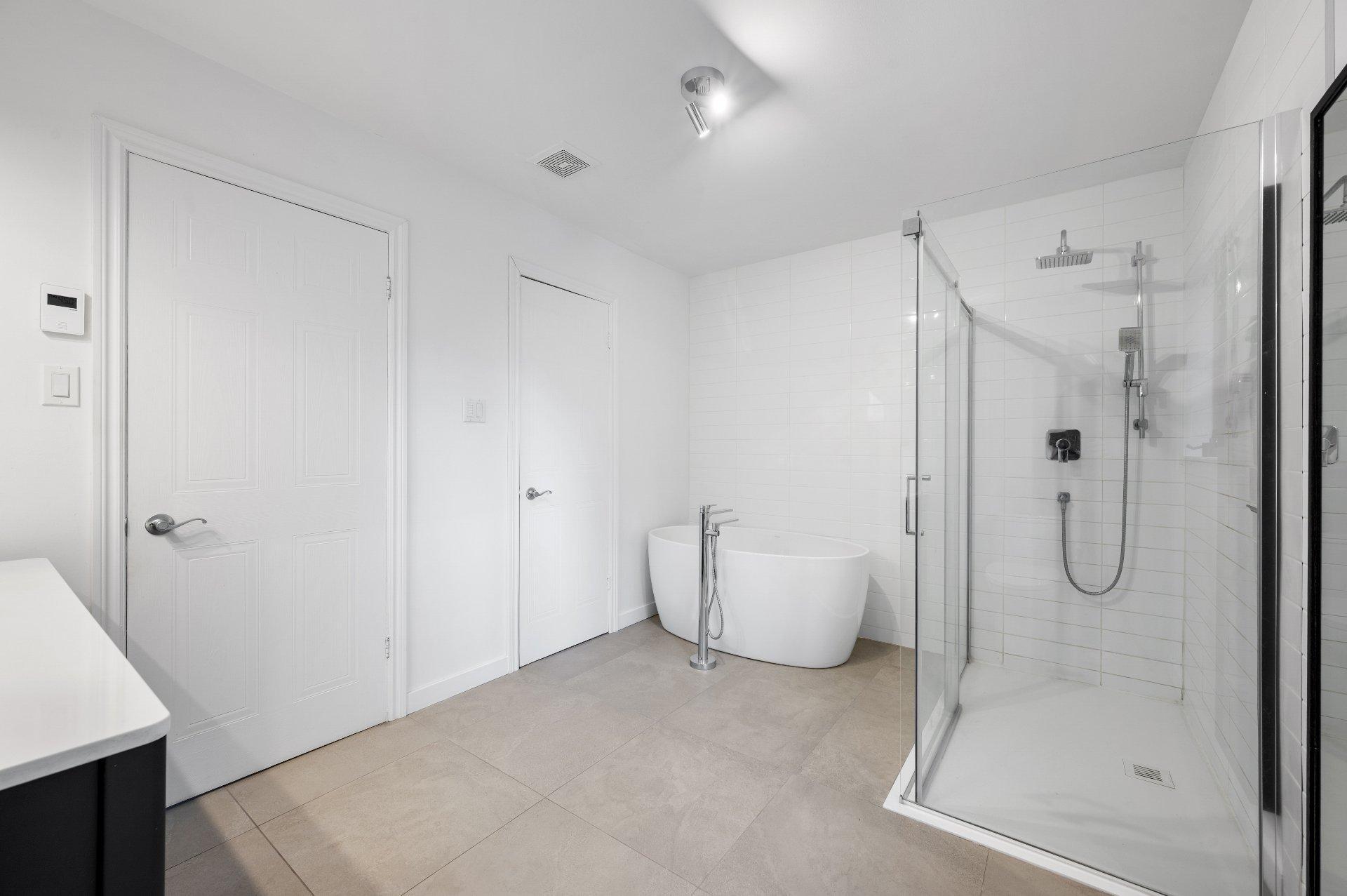 









425


Rue du Prince-Albert

,
Otterburn Park,




QC
J3H5H9

