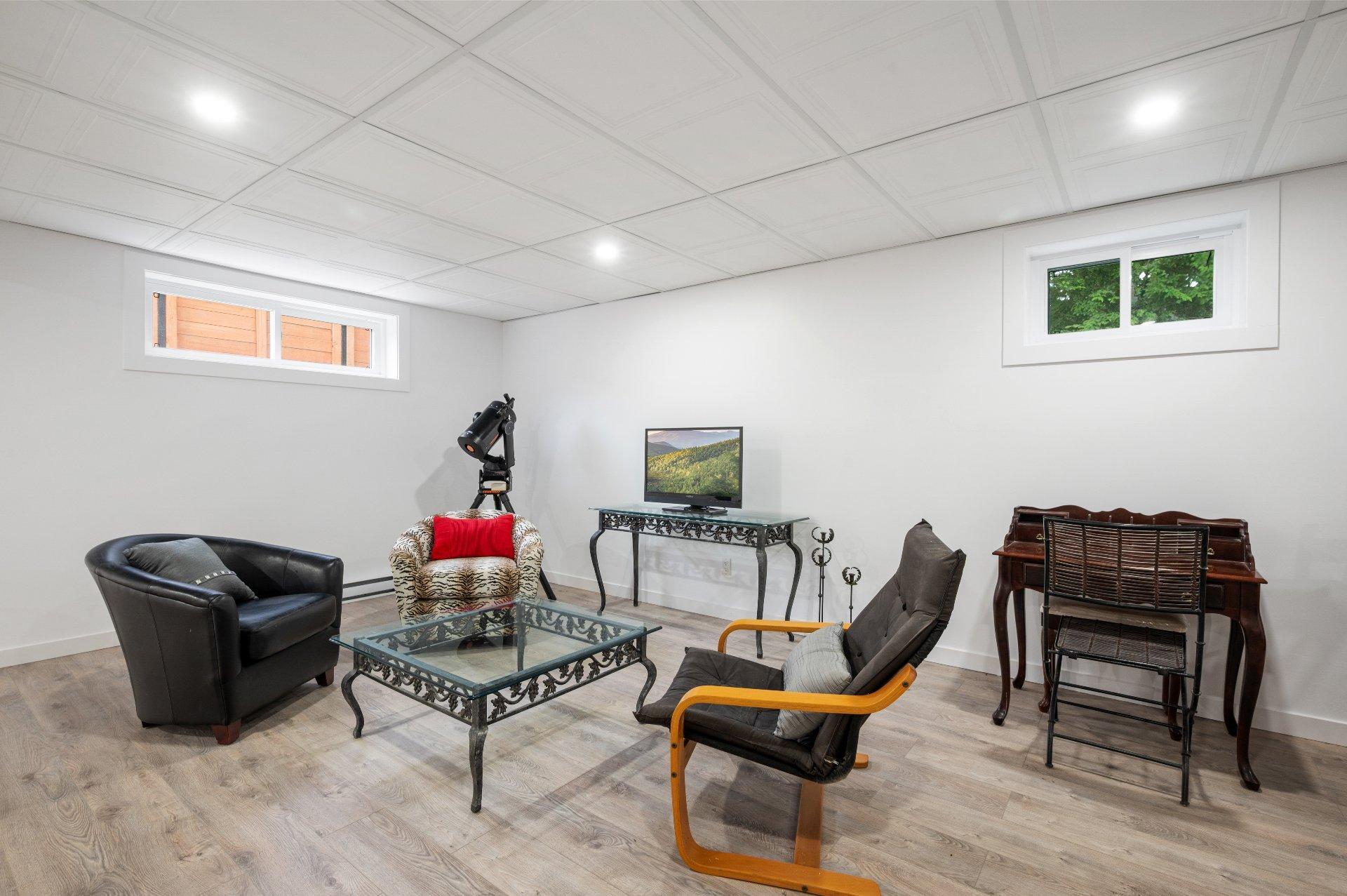 









425


Rue du Prince-Albert

,
Otterburn Park,




QC
J3H5H9

