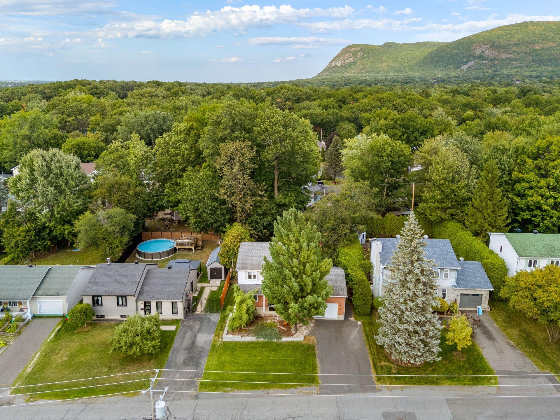 









425


Rue du Prince-Albert

,
Otterburn Park,




QC
J3H5H9

