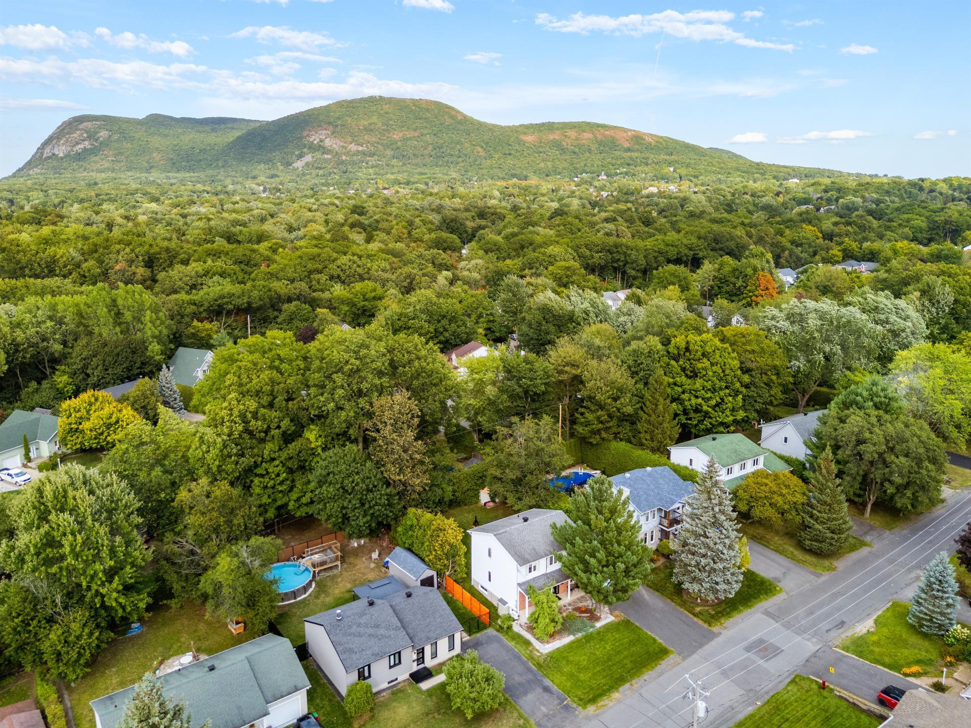 









425


Rue du Prince-Albert

,
Otterburn Park,




QC
J3H5H9

