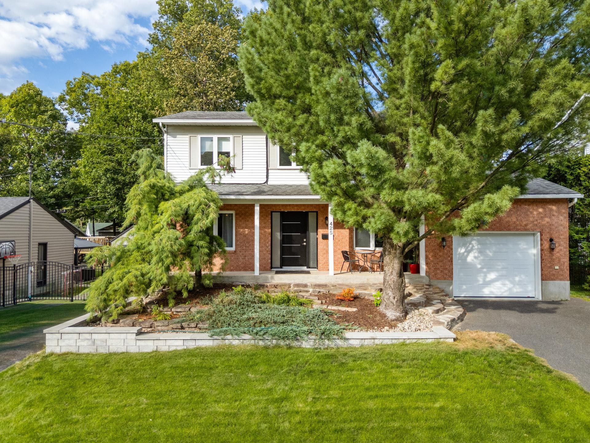 









425


Rue du Prince-Albert

,
Otterburn Park,




QC
J3H5H9

