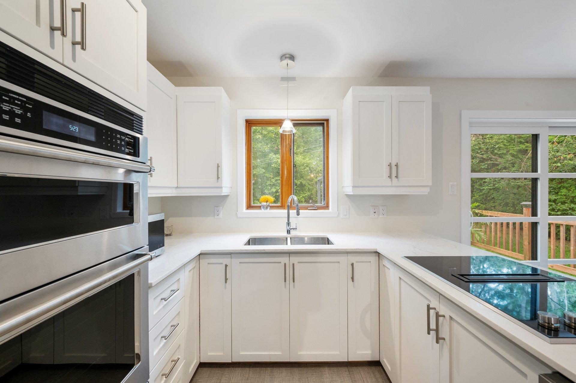 









425


Rue du Prince-Albert

,
Otterburn Park,




QC
J3H5H9

