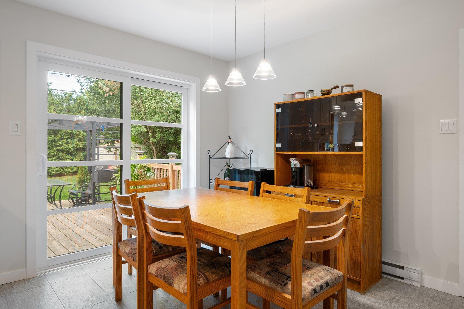 









425


Rue du Prince-Albert

,
Otterburn Park,




QC
J3H5H9

