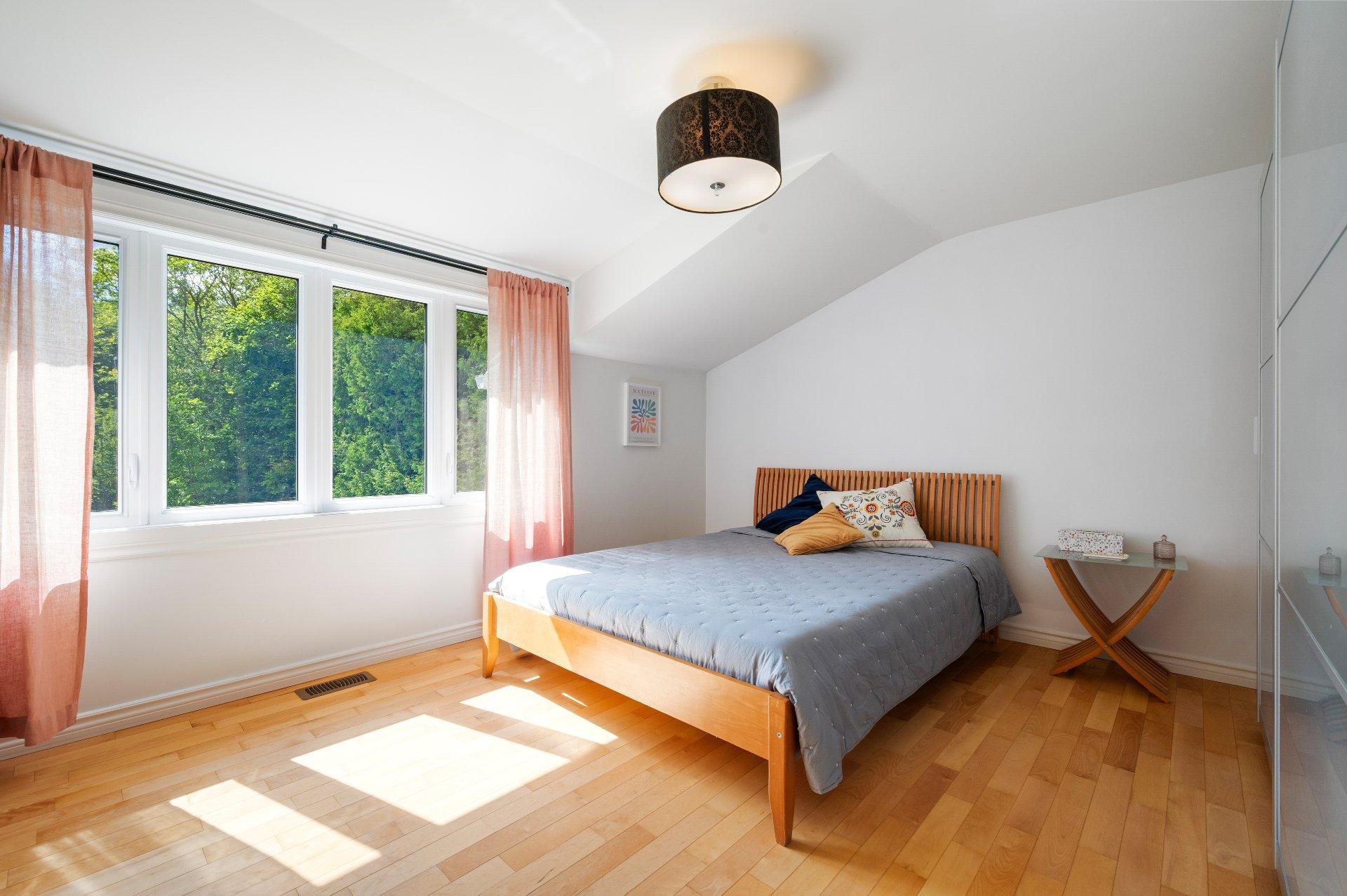 









442


Mtée des Trente

,
Mont-Saint-Hilaire,




QC
J3H2R8

