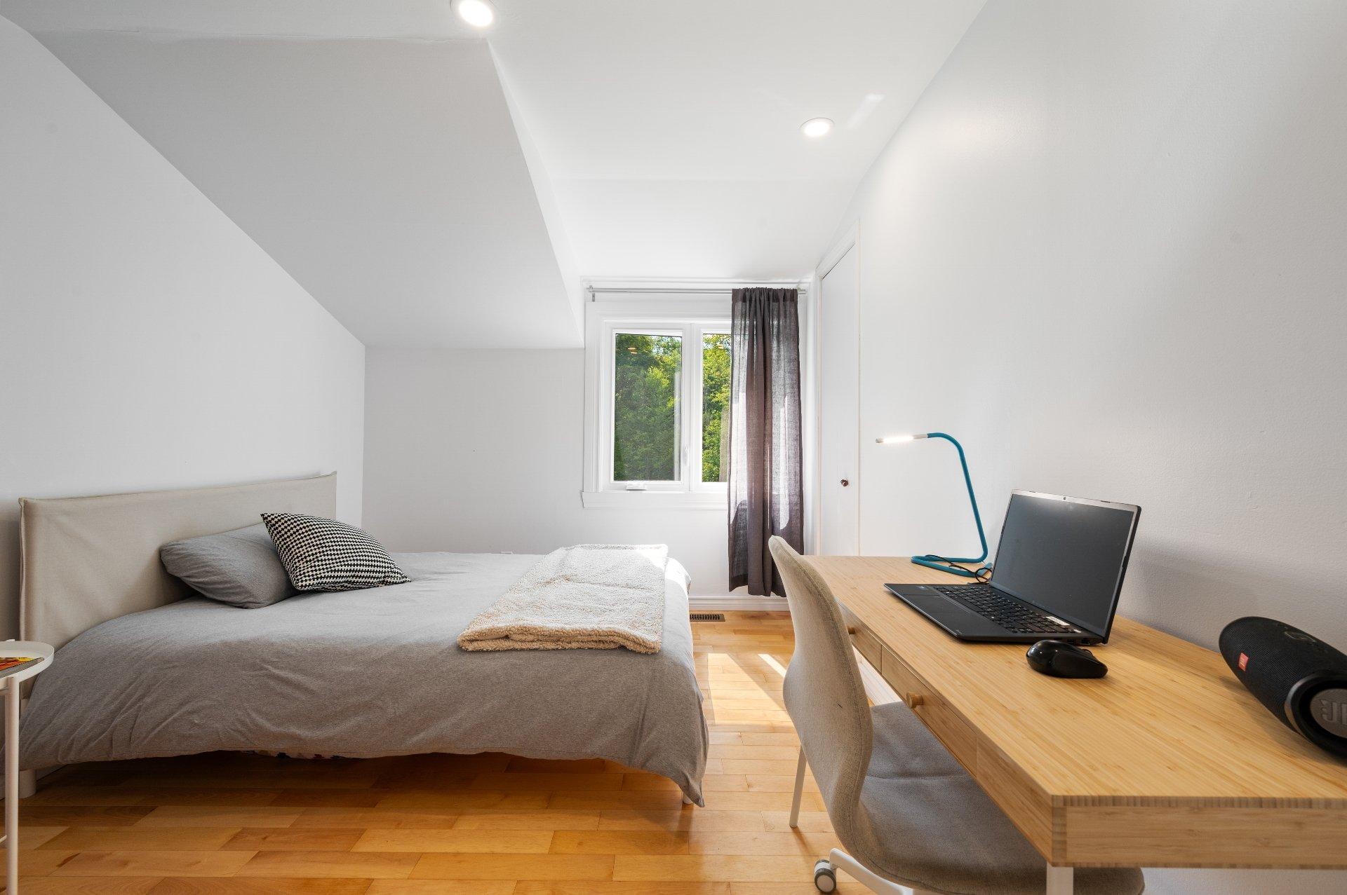 









442


Mtée des Trente

,
Mont-Saint-Hilaire,




QC
J3H2R8

