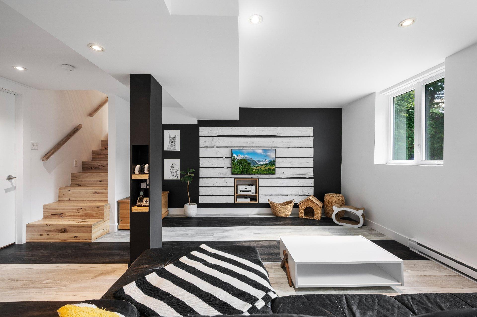 









442


Mtée des Trente

,
Mont-Saint-Hilaire,




QC
J3H2R8

