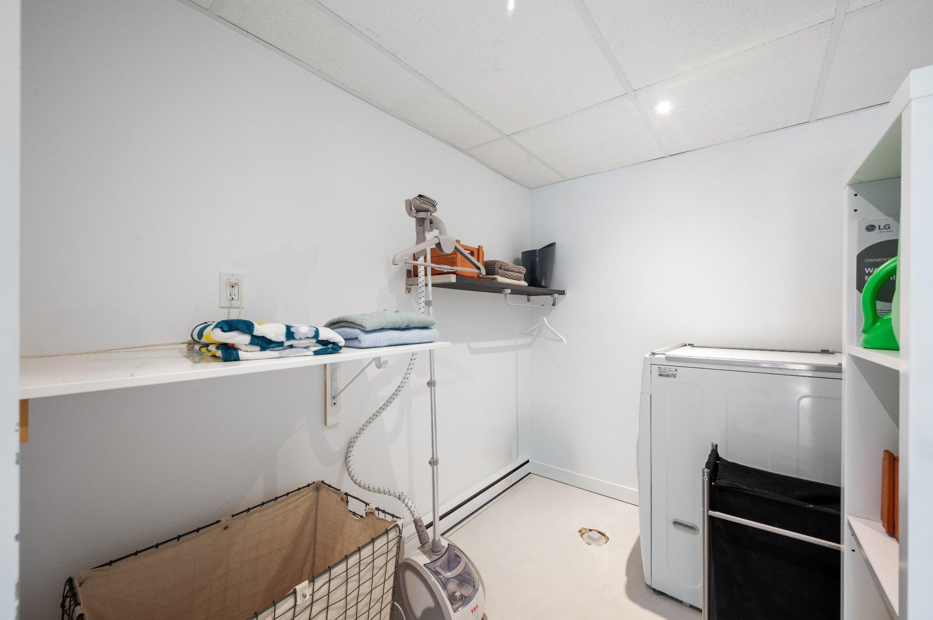 









442


Mtée des Trente

,
Mont-Saint-Hilaire,




QC
J3H2R8

