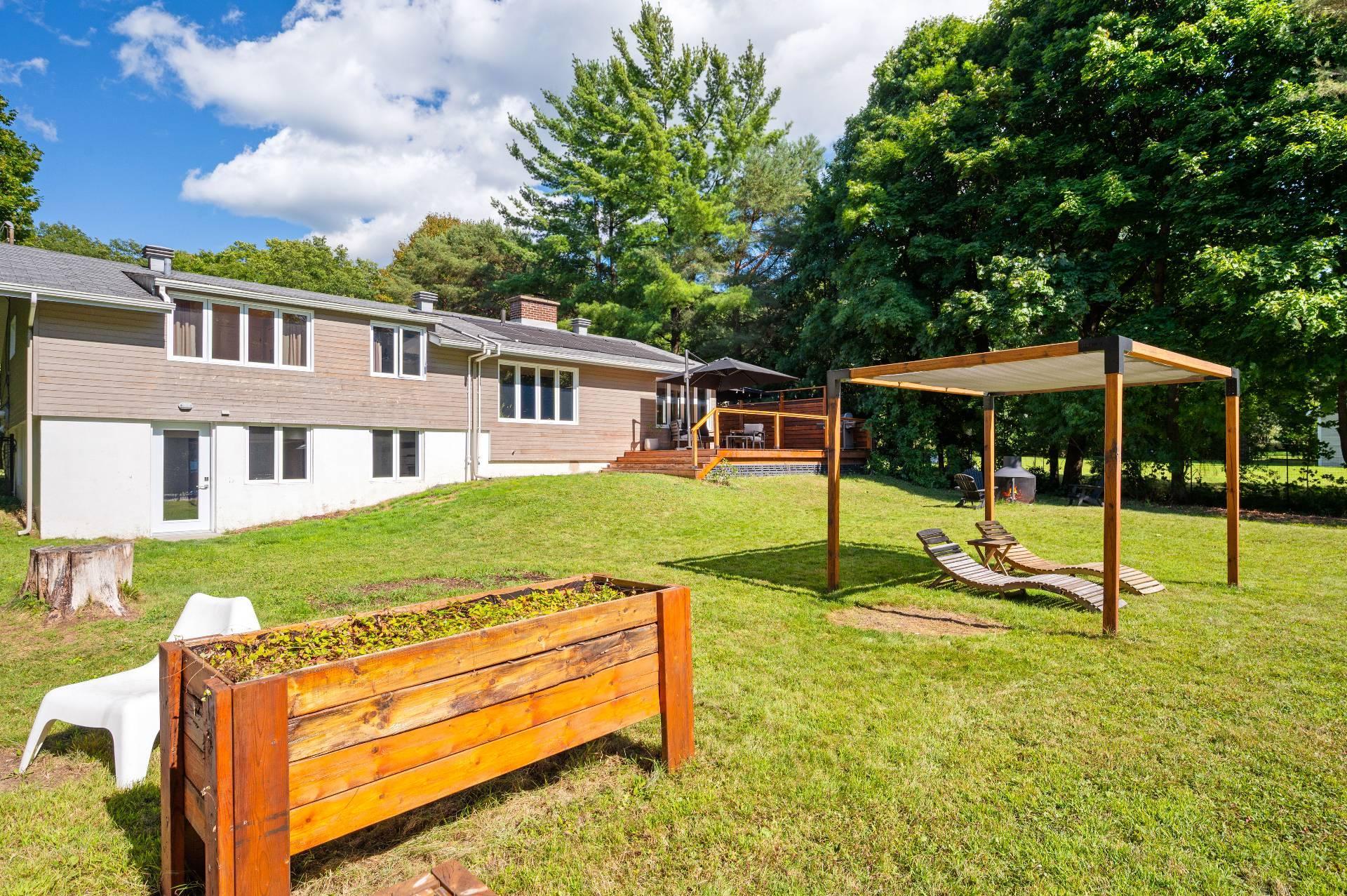 









442


Mtée des Trente

,
Mont-Saint-Hilaire,




QC
J3H2R8

