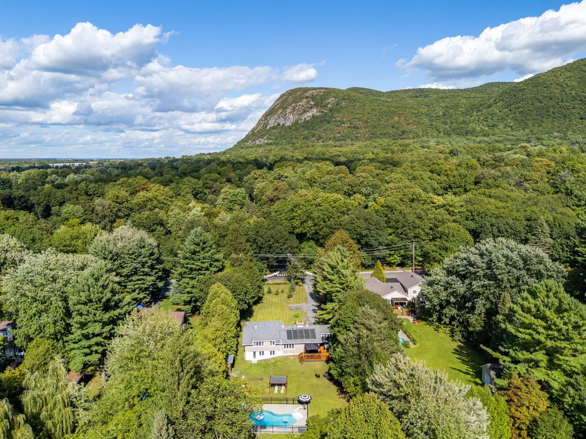 









442


Mtée des Trente

,
Mont-Saint-Hilaire,




QC
J3H2R8

