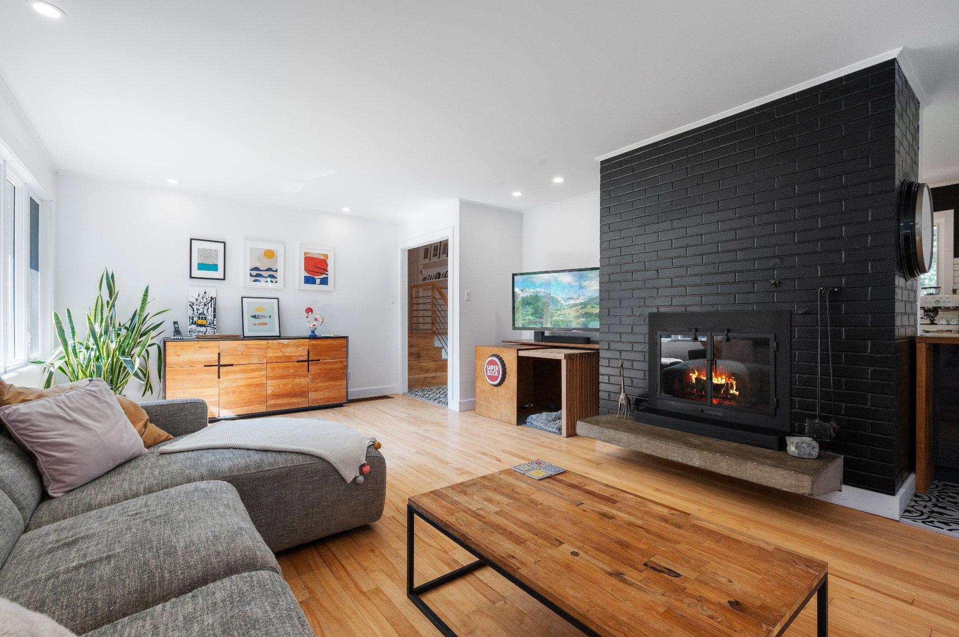 









442


Mtée des Trente

,
Mont-Saint-Hilaire,




QC
J3H2R8

