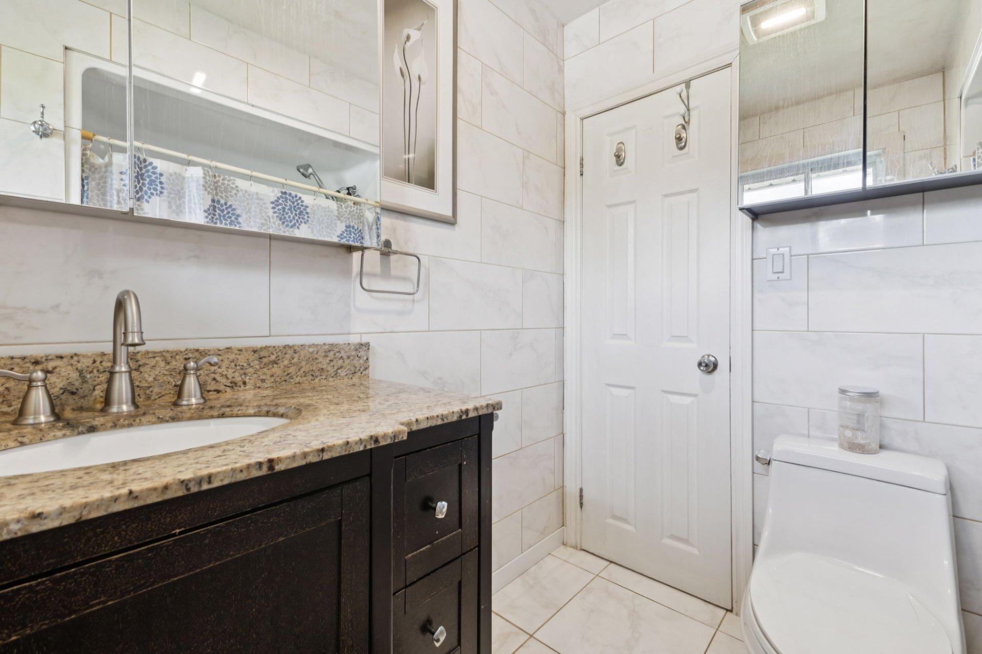 









128


Rue Isabelle

,
Gatineau (Hull),




QC
J8Y5H3


