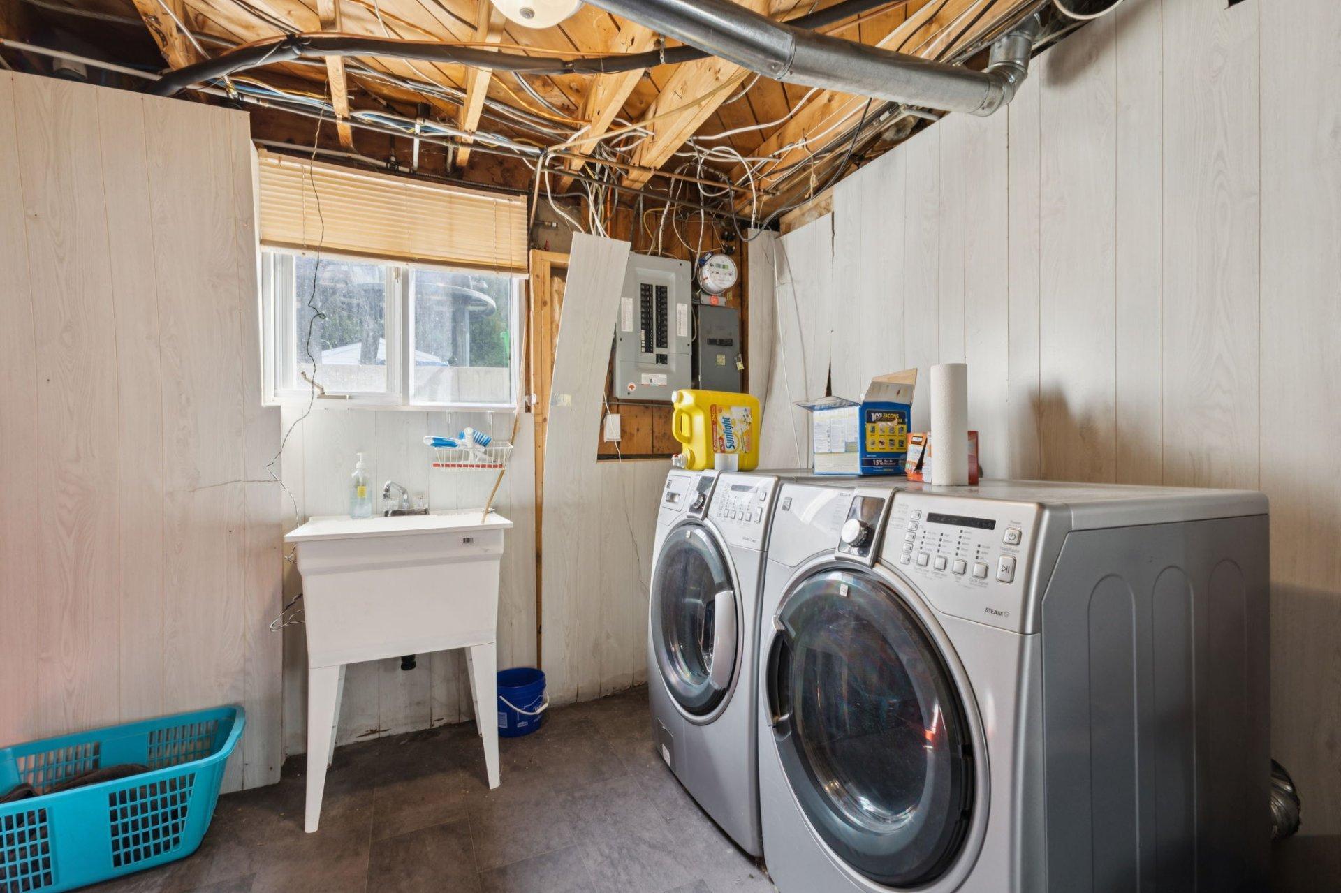 









128


Rue Isabelle

,
Gatineau (Hull),




QC
J8Y5H3

