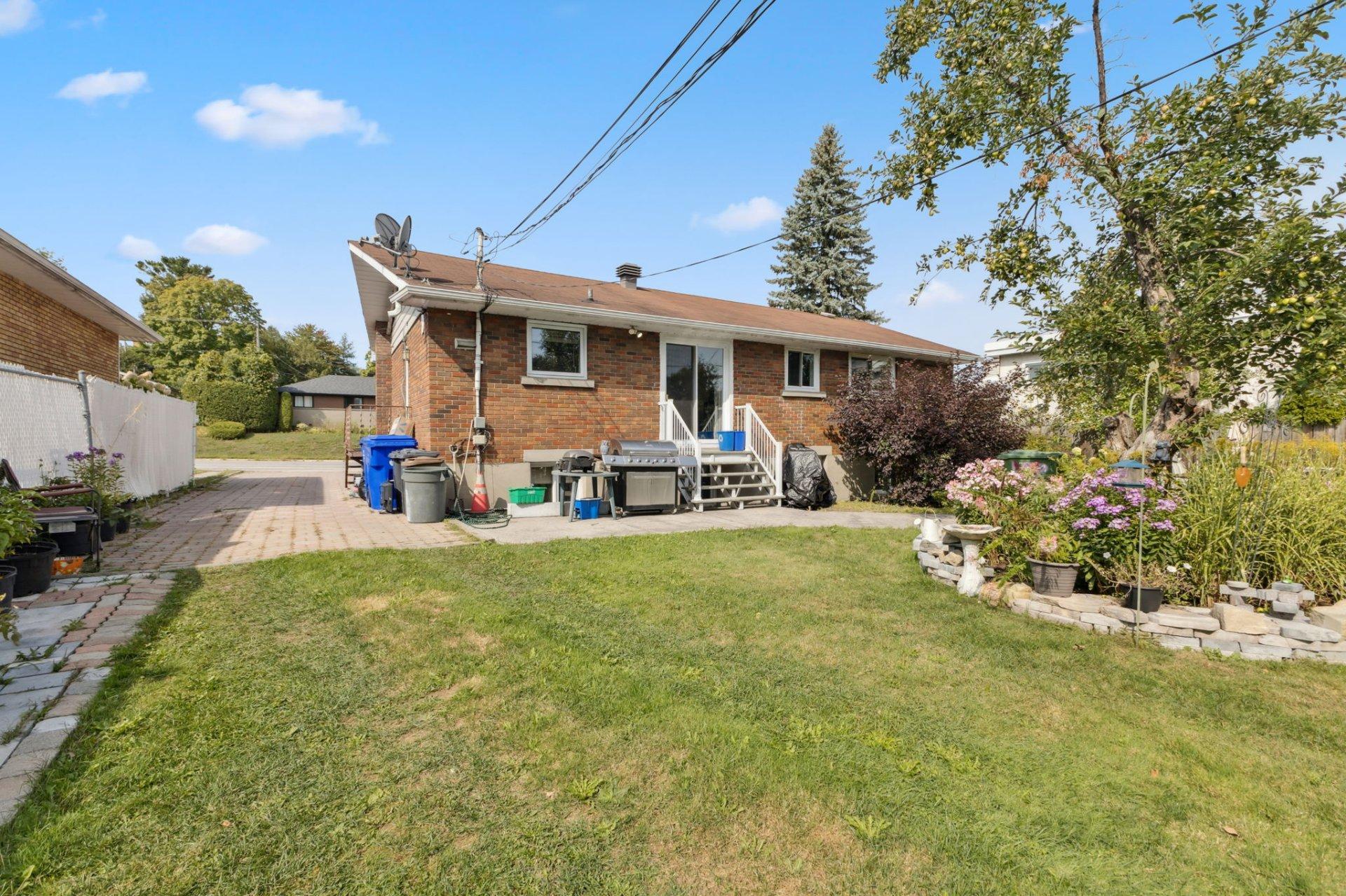 









128


Rue Isabelle

,
Gatineau (Hull),




QC
J8Y5H3

