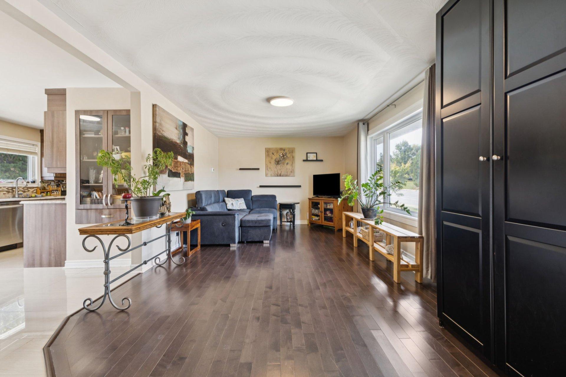 









128


Rue Isabelle

,
Gatineau (Hull),




QC
J8Y5H3


