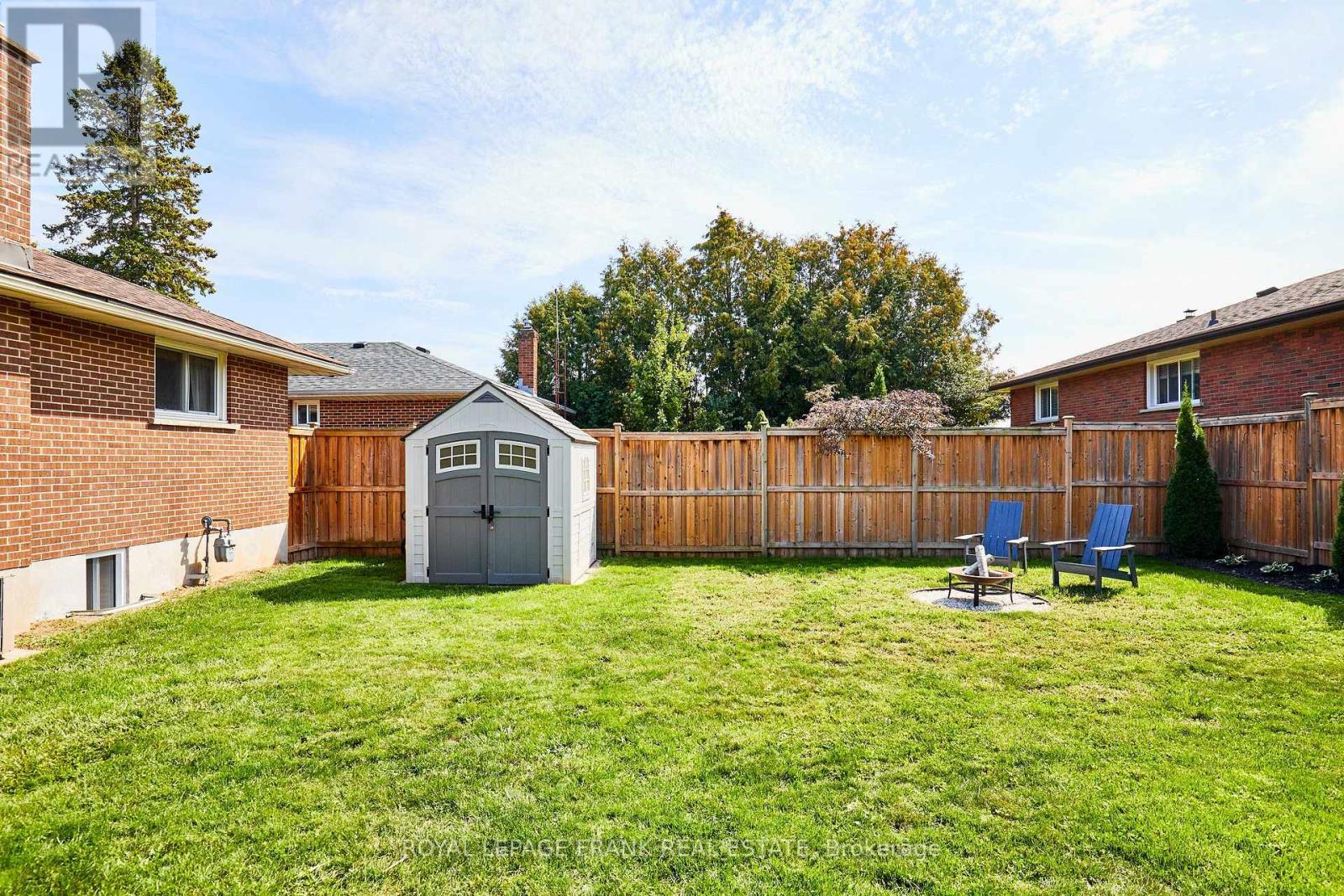 












432 PARK ROAD N

,
Oshawa (McLaughlin),




Ontario
L1J4M5

