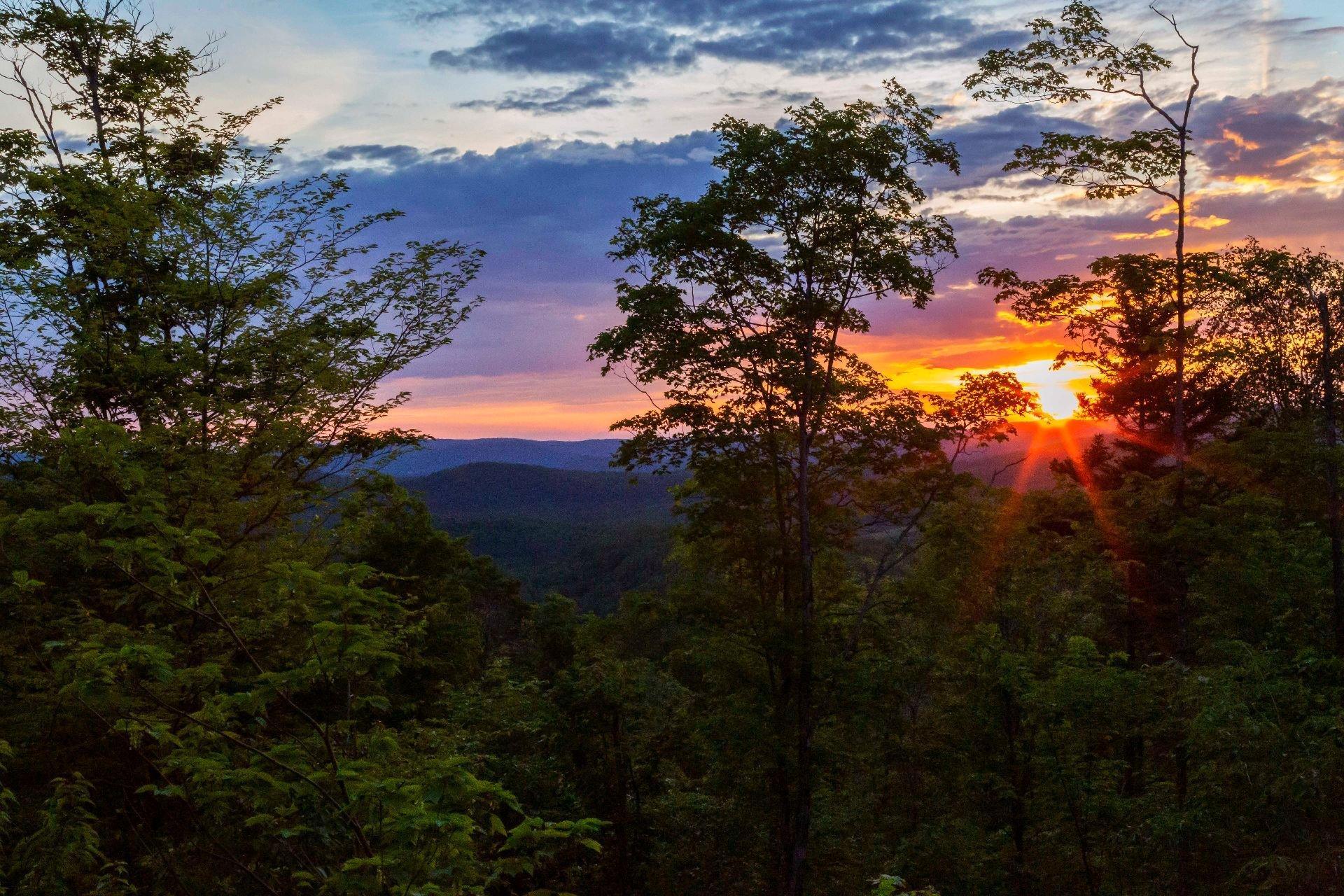 












Ch. des Alouettes

,
Mont-Blanc,







QC
J0T2G0

