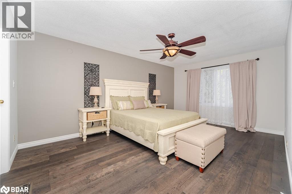 












6 HOLLIS Crescent

,
York,




Ontario
L9N1E7

