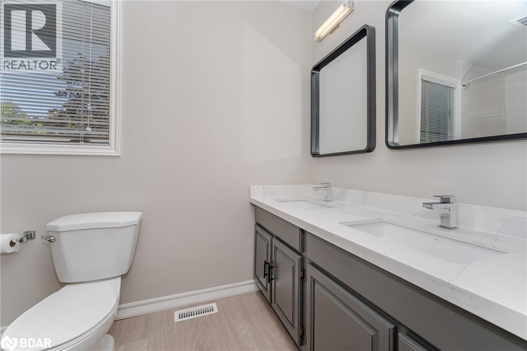 












6 HOLLIS Crescent

,
York,




Ontario
L9N1E7

