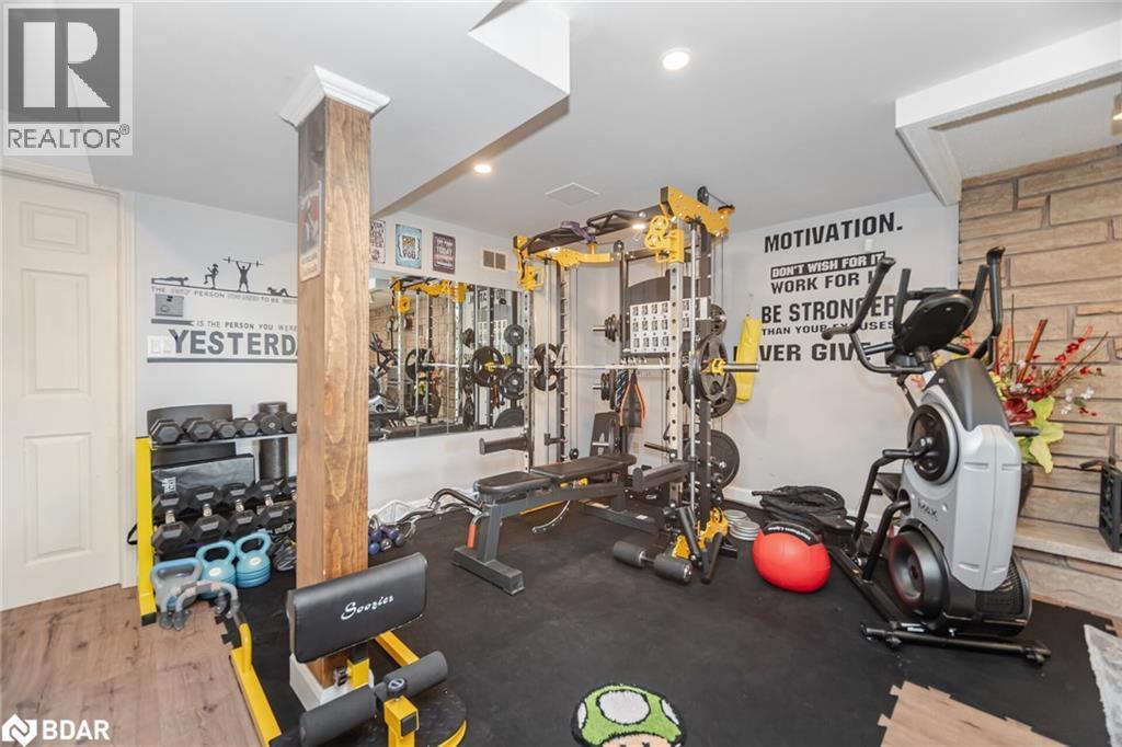 












6 HOLLIS Crescent

,
York,




Ontario
L9N1E7

