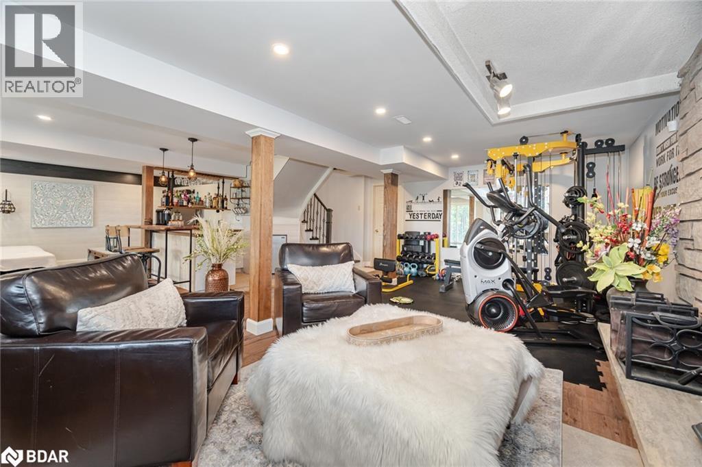 












6 HOLLIS Crescent

,
York,




Ontario
L9N1E7

