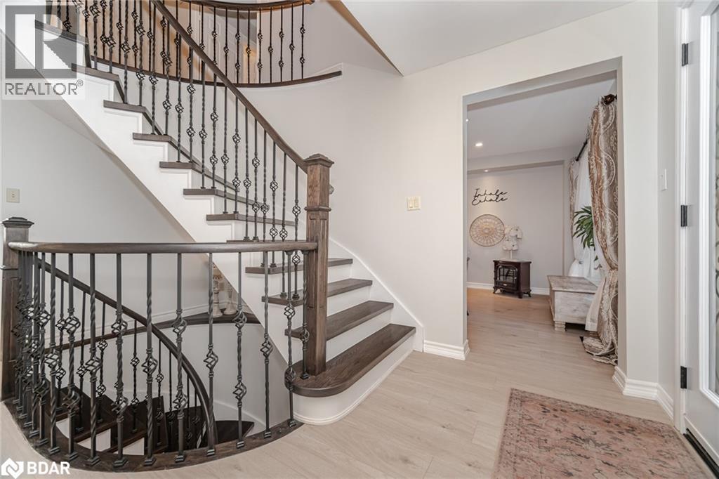 












6 HOLLIS Crescent

,
York,




Ontario
L9N1E7

