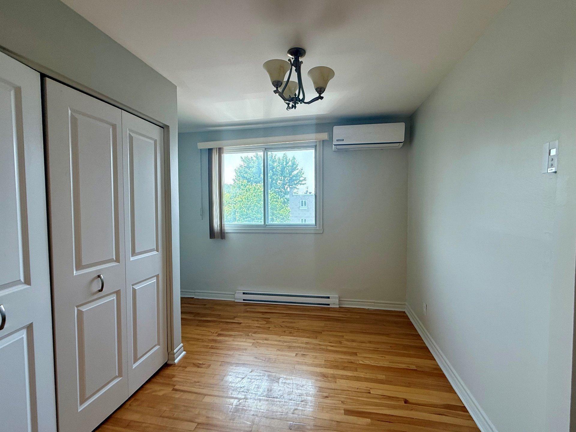 









4716


Boul. Notre-Dame

,
Laval (Chomedey),




QC
H7W1T8

