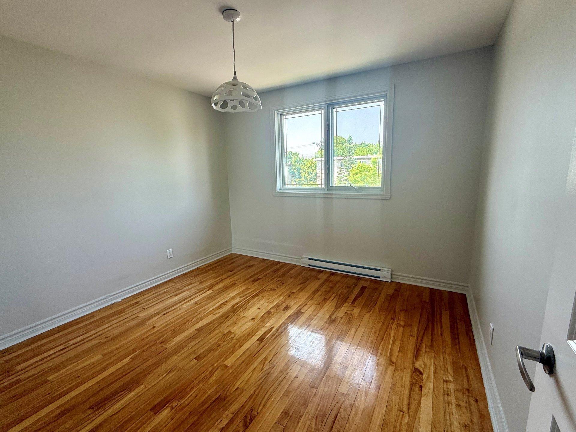 









4716


Boul. Notre-Dame

,
Laval (Chomedey),




QC
H7W1T8

