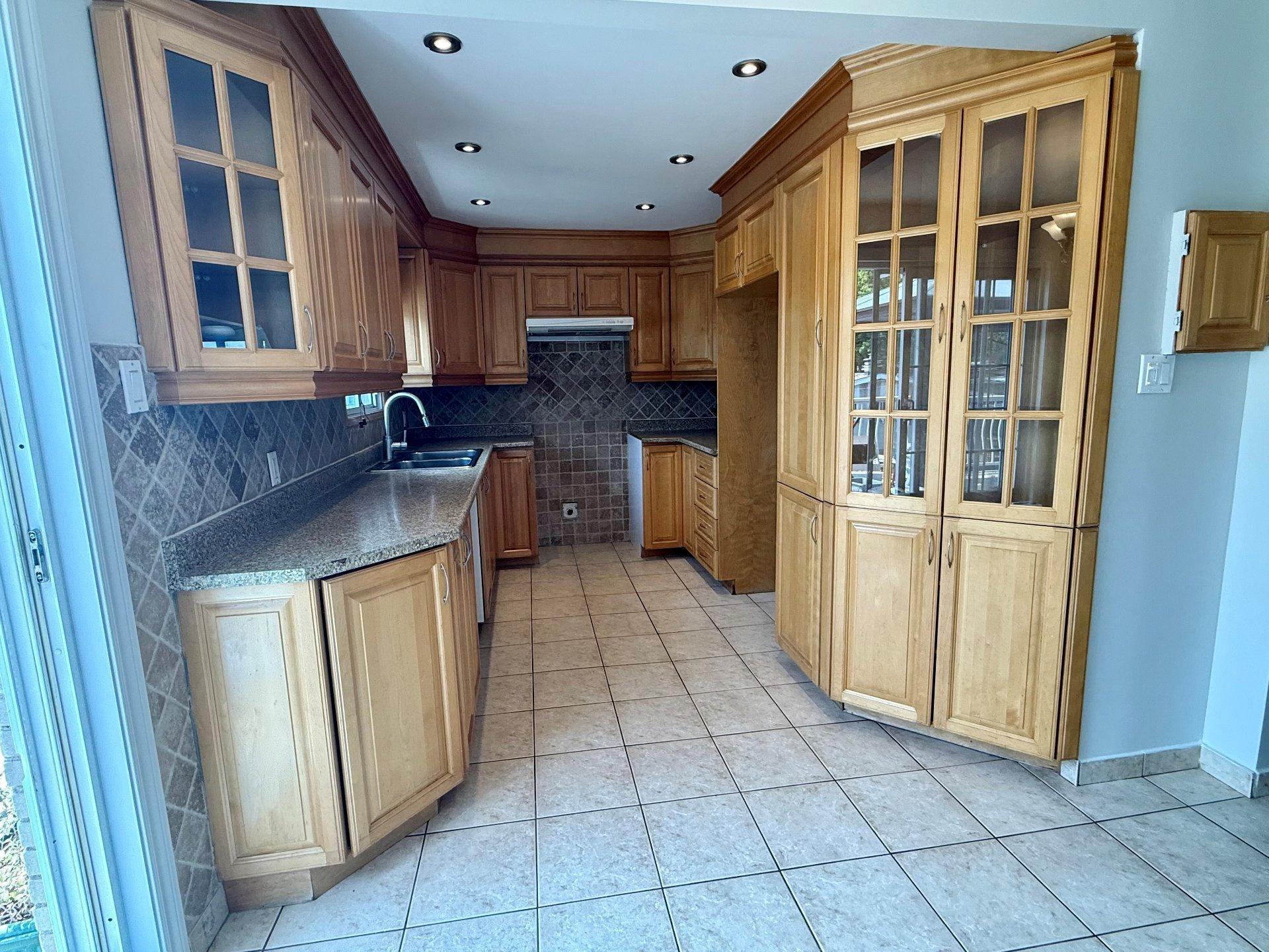 









4716


Boul. Notre-Dame

,
Laval (Chomedey),




QC
H7W1T8

