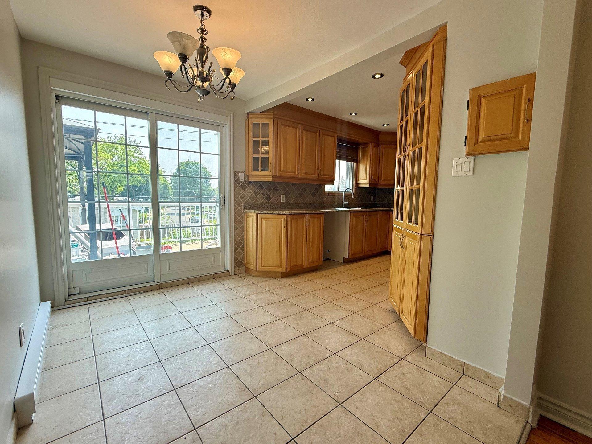 









4716


Boul. Notre-Dame

,
Laval (Chomedey),




QC
H7W1T8

