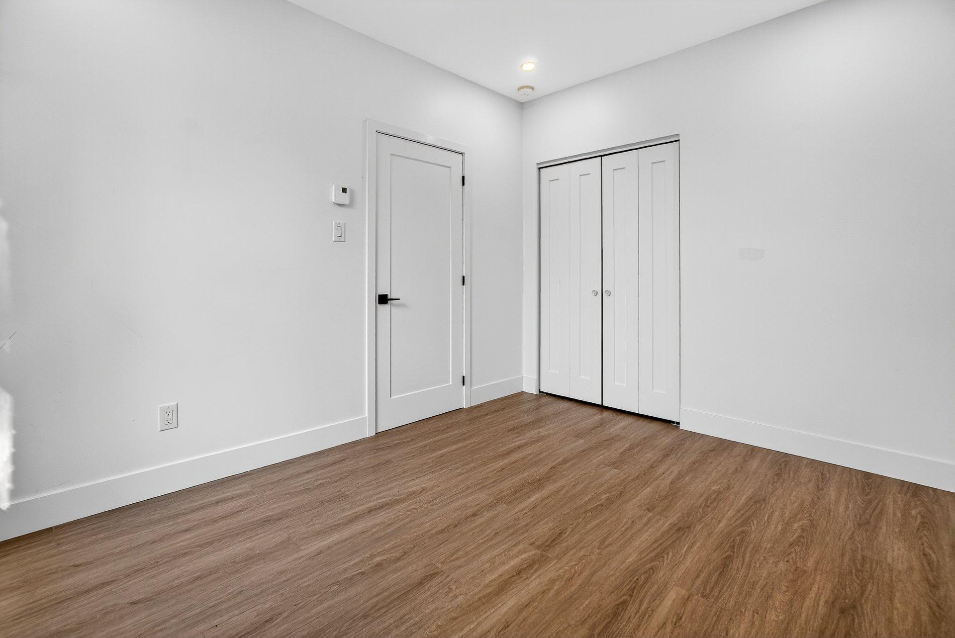 









1881


Rue Allard

,
Montréal (Le Sud-Ouest),




QC
H4E2K7

