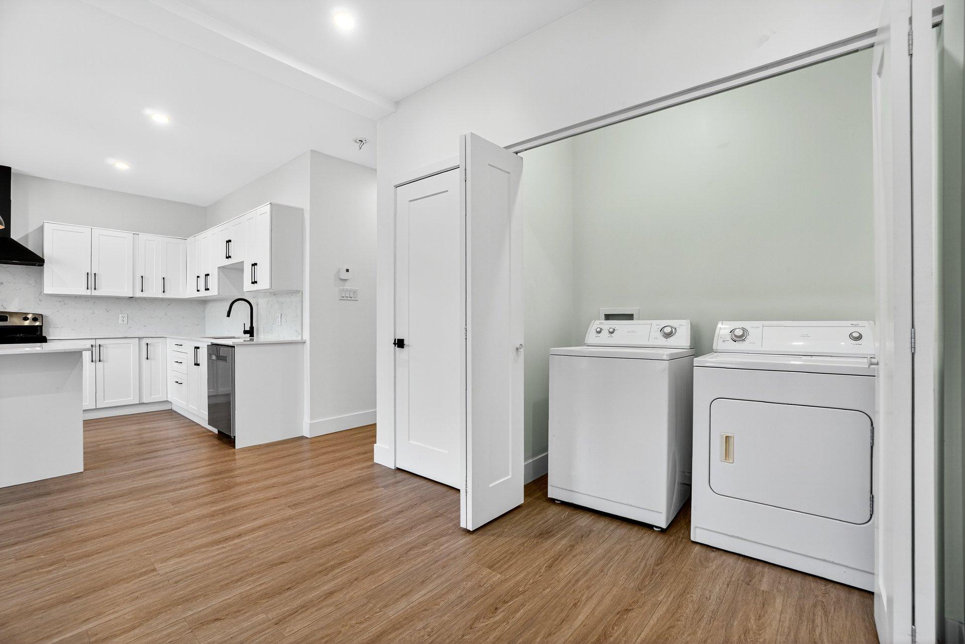 









1881


Rue Allard

,
Montréal (Le Sud-Ouest),




QC
H4E2K7


