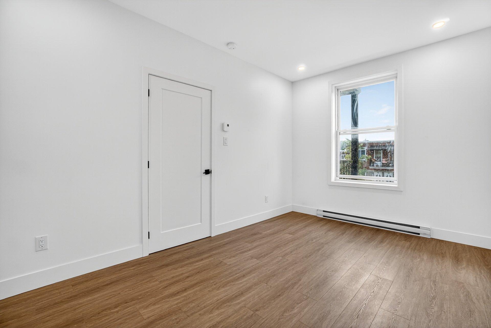 









1881


Rue Allard

,
Montréal (Le Sud-Ouest),




QC
H4E2K7

