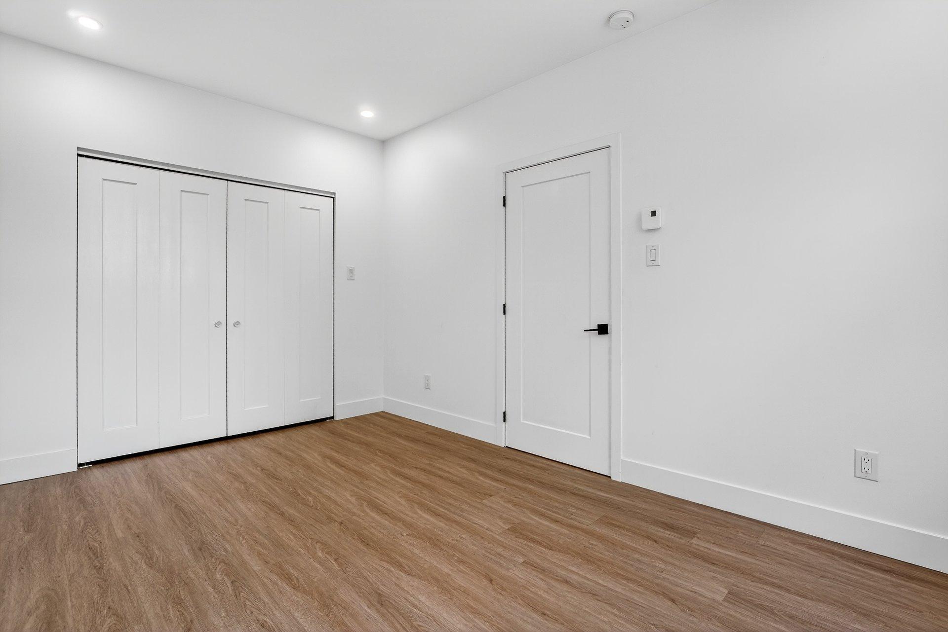









1881


Rue Allard

,
Montréal (Le Sud-Ouest),




QC
H4E2K7


