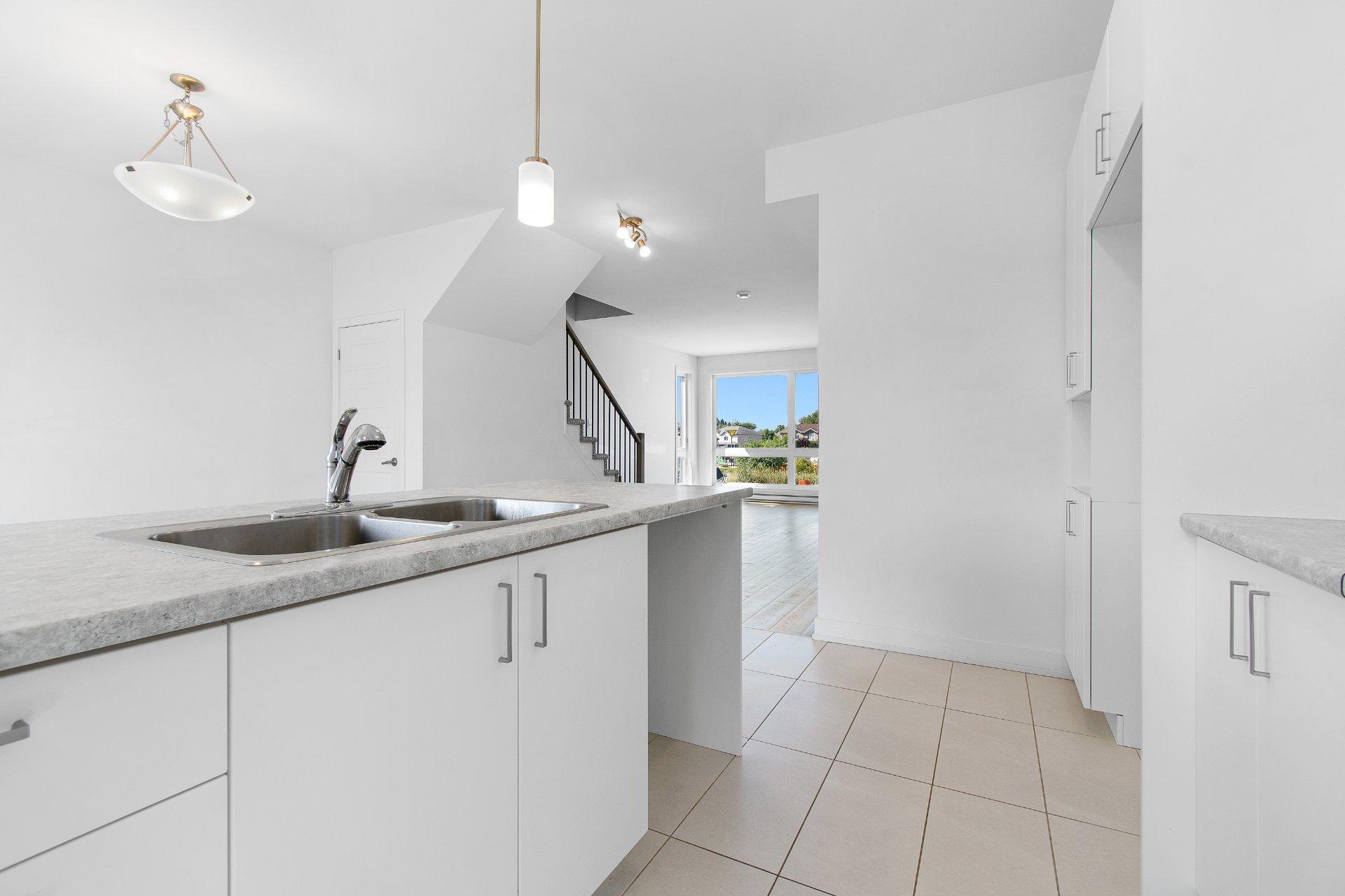 









145


Rue de la Papetière

,
Gatineau (Masson-Angers),




QC
J8M0C7

