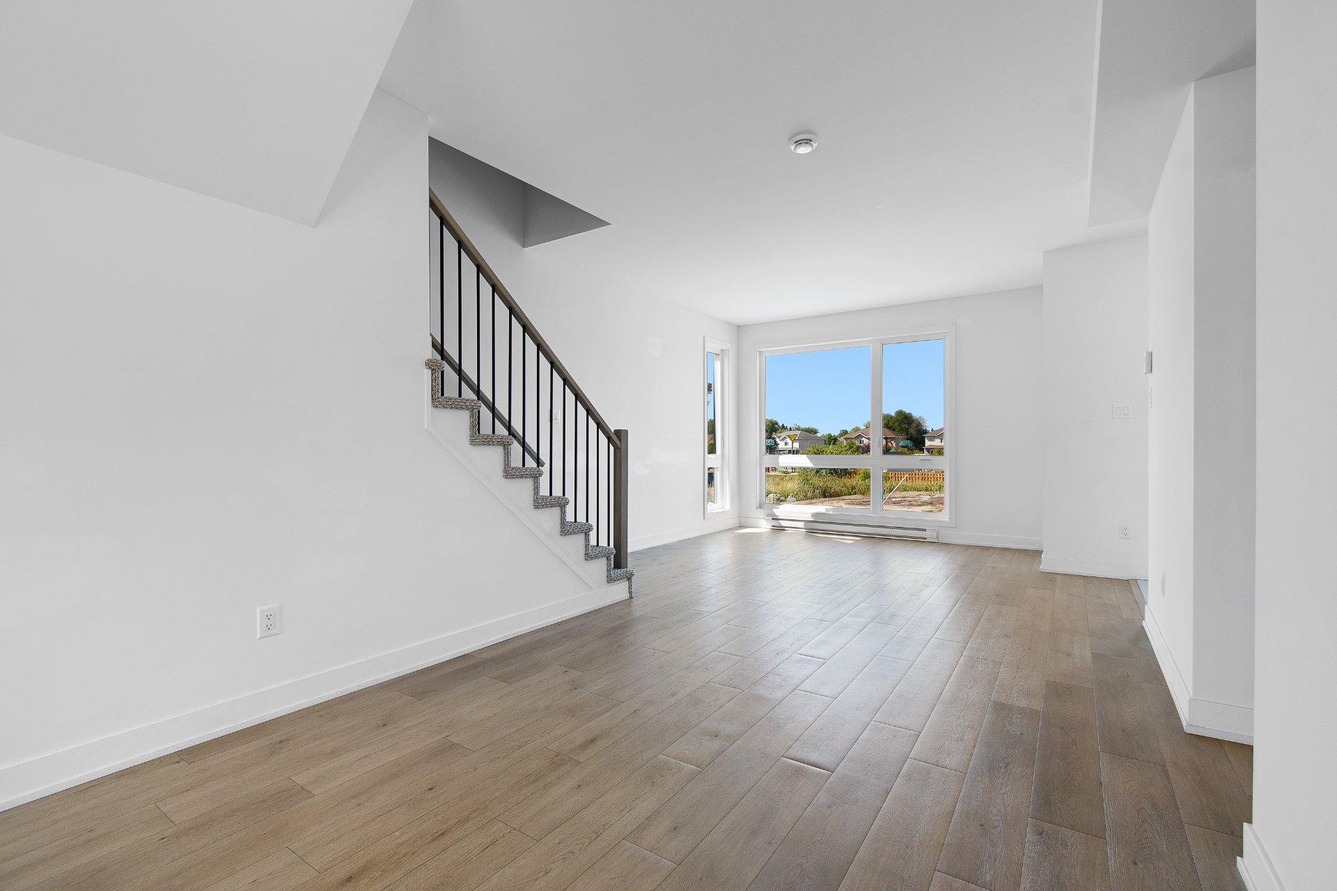 









145


Rue de la Papetière

,
Gatineau (Masson-Angers),




QC
J8M0C7

