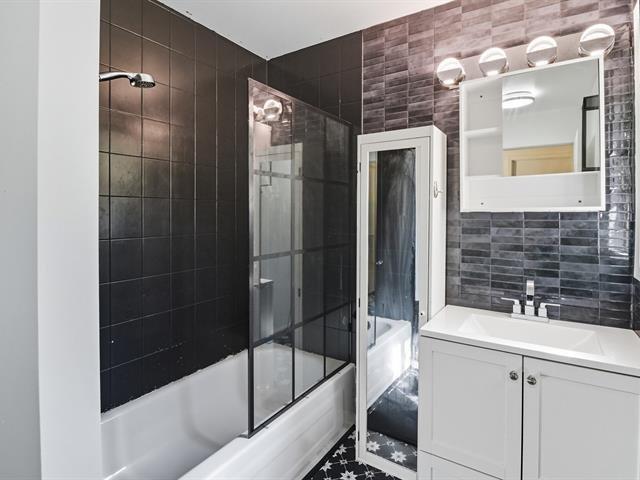 









151Z


Rue Madaire

,
Gatineau (Aylmer),




QC
J9H1R1

