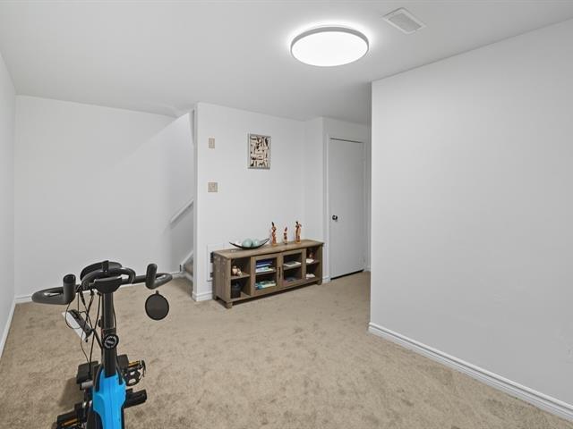 









151Z


Rue Madaire

,
Gatineau (Aylmer),




QC
J9H1R1

