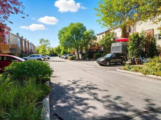 









151Z


Rue Madaire

,
Gatineau (Aylmer),




QC
J9H1R1

