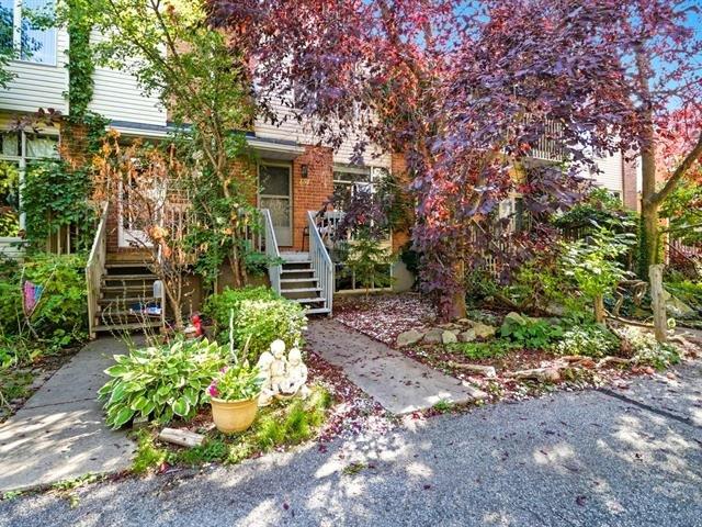 









151Z


Rue Madaire

,
Gatineau (Aylmer),




QC
J9H1R1

