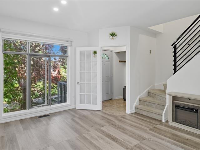 









151Z


Rue Madaire

,
Gatineau (Aylmer),




QC
J9H1R1

